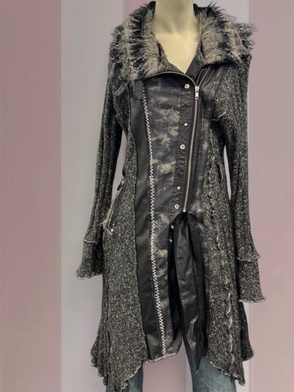 Y2K Whimsy Goth Gray & black faux fur coat with zipper detail